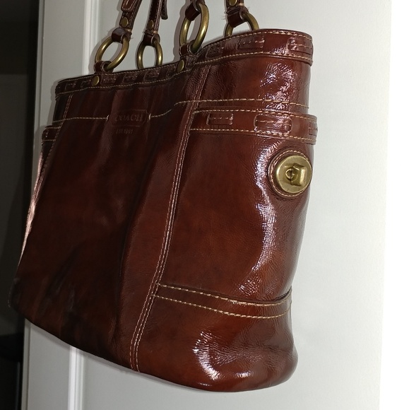 EUC COACH Laced Patent Gallery Tote - Picture 4 of 8